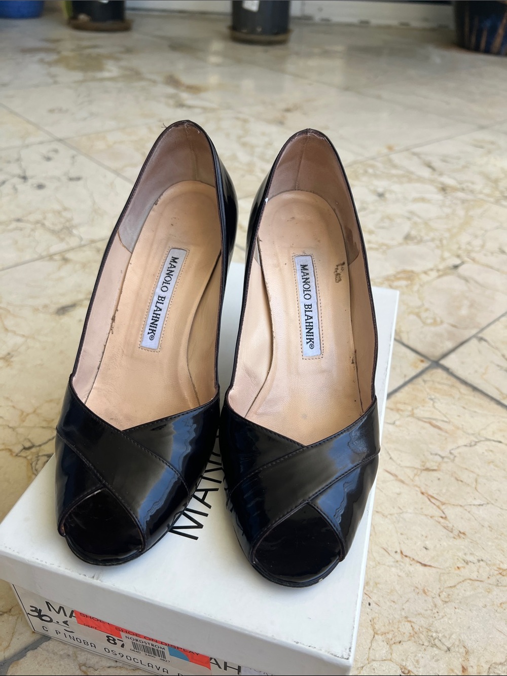 Manolo Blahnik Brown Patent Leather Peep-Toe Pumps - Classic Evening Heel
